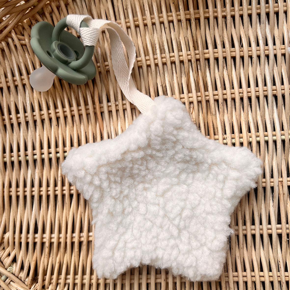 Sherpa Paci Comforter Ivory Star